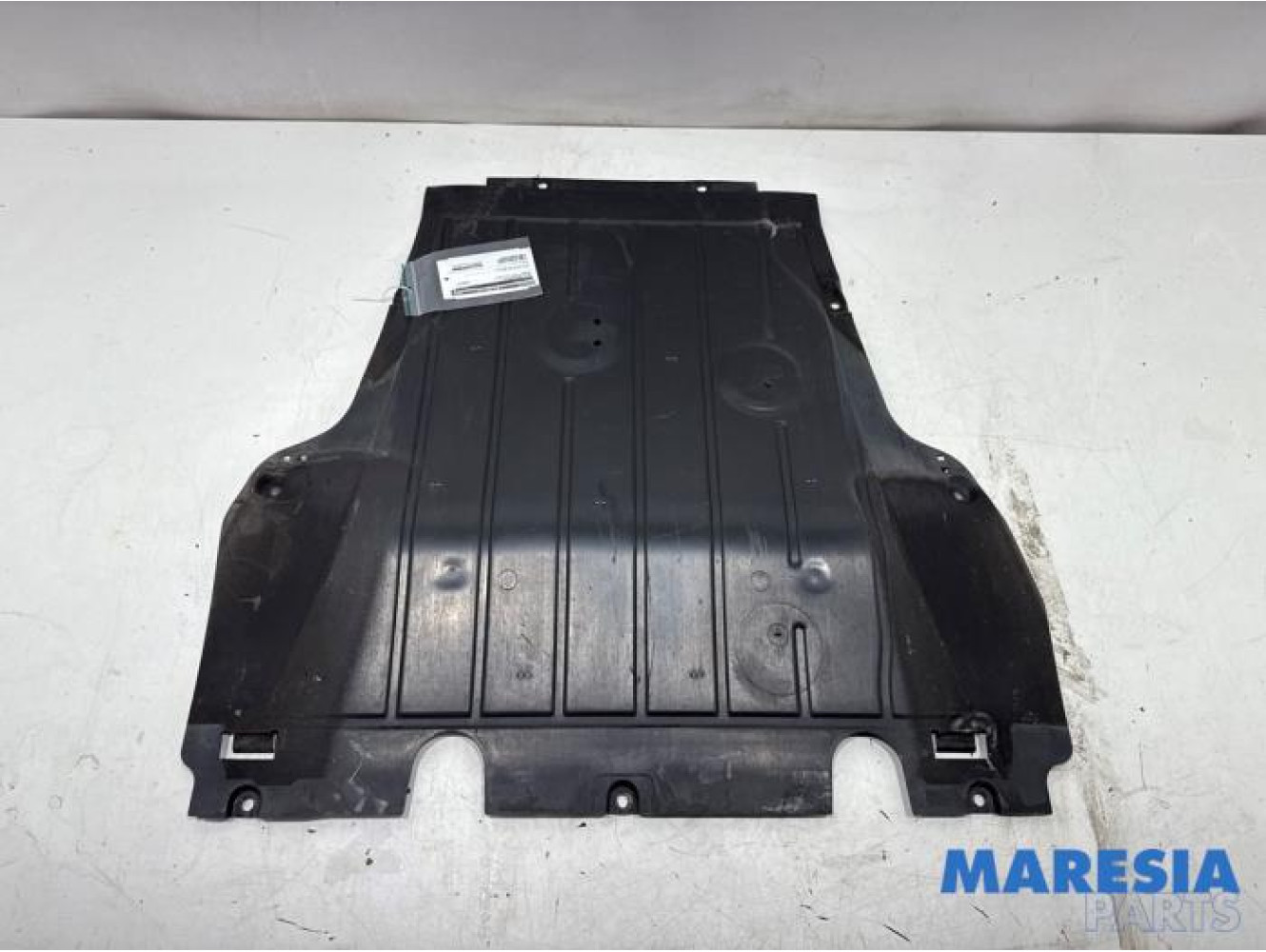 Renault - Clio - Engine protection panel
