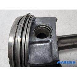 Citroen - DS3 - Connecting rod