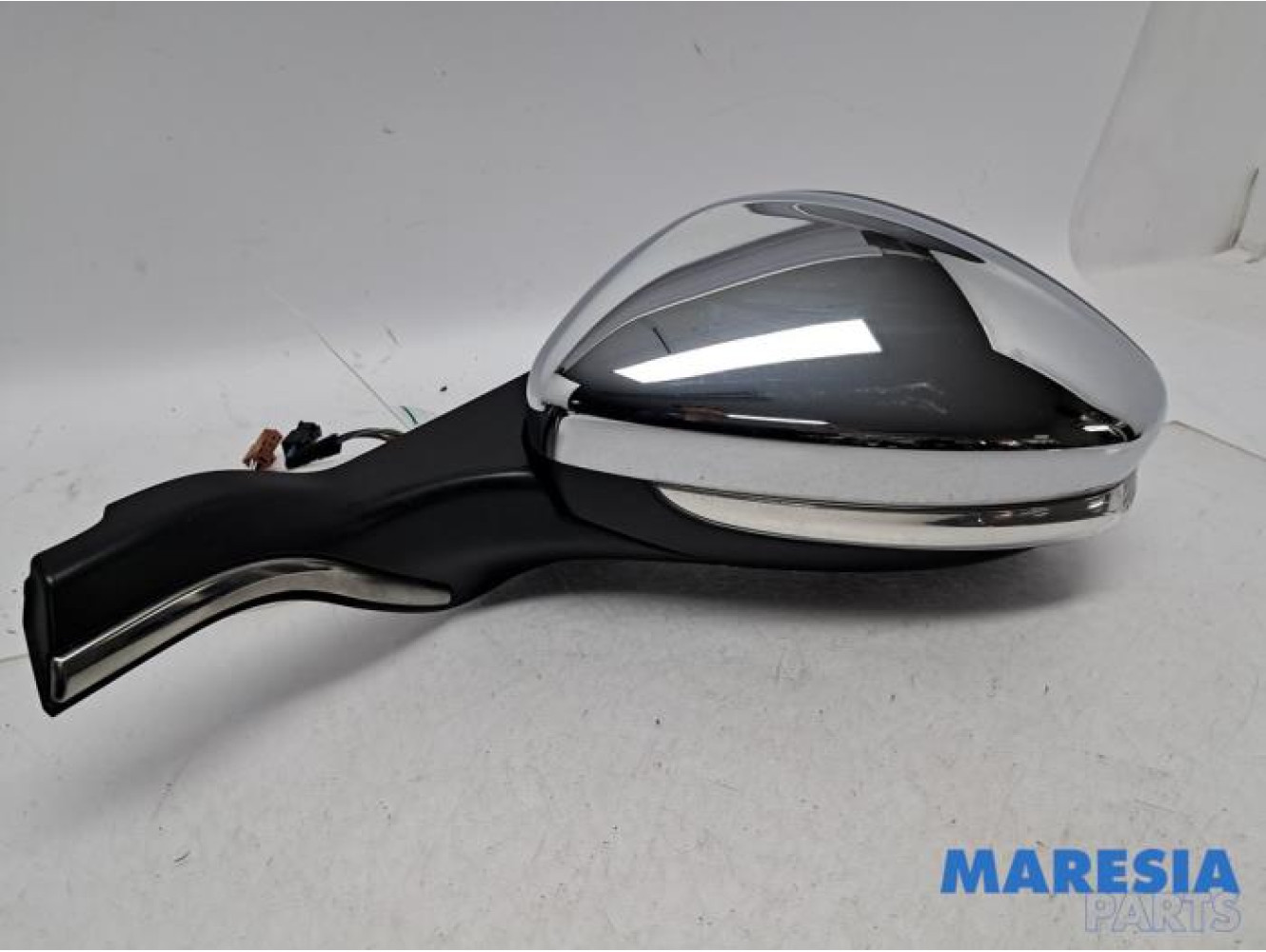 Peugeot - 2008 - Wing mirror, left