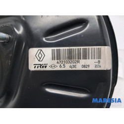 Renault - Clio - Brake servo