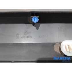 Peugeot - 2008 - Door sill left