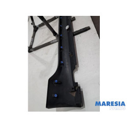 Peugeot - 2008 - Door sill left
