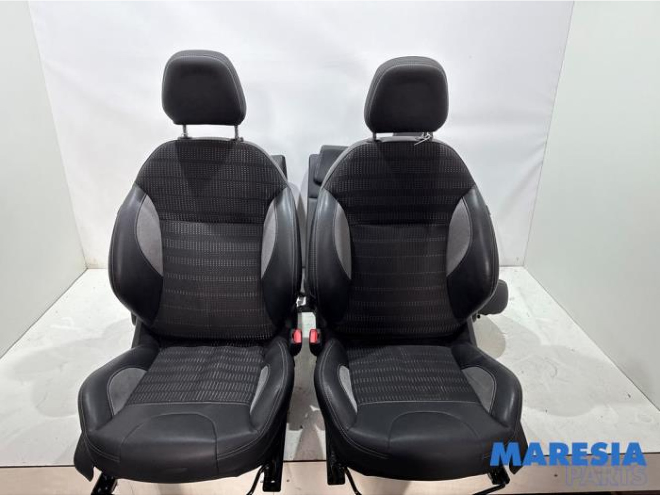 Peugeot - 2008 - Bekleding Set (compleet)