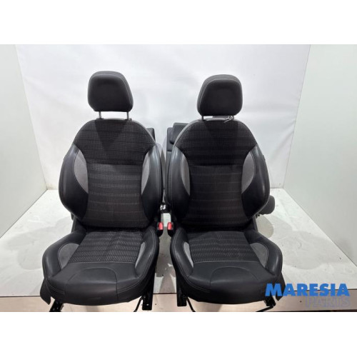 Peugeot - 2008 - Bekleding Set (compleet)