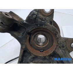 Renault - Clio - Knuckle, front right