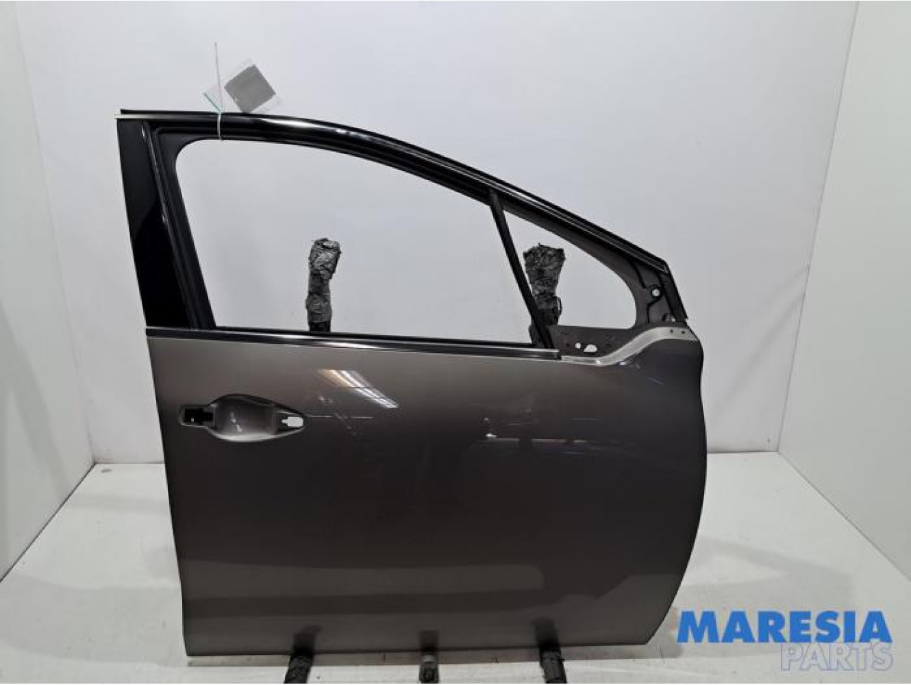 Peugeot - 208 - Front door 4-door, right