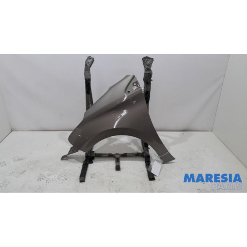 Peugeot - 208 - Front wing, left
