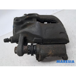 Renault - Clio - Front brake calliper, right