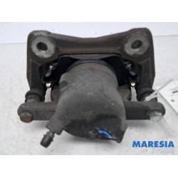 Renault - Clio - Front brake calliper, right