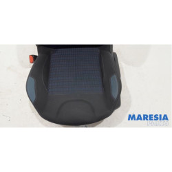 Peugeot - 208 - Sitz links