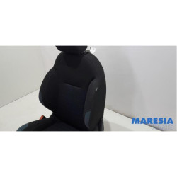 Peugeot - 208 - Sitz links