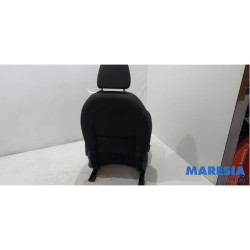 Peugeot - 208 - Sitz links