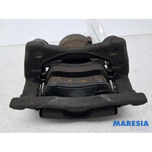Renault - Clio - Front brake calliper, left