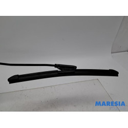 Renault - Clio - Front wiper arm