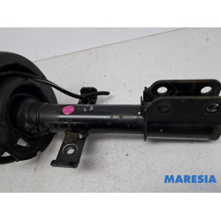 Renault - Clio - Front shock absorber rod, right