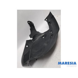 Renault - Clio - Wheel arch liner