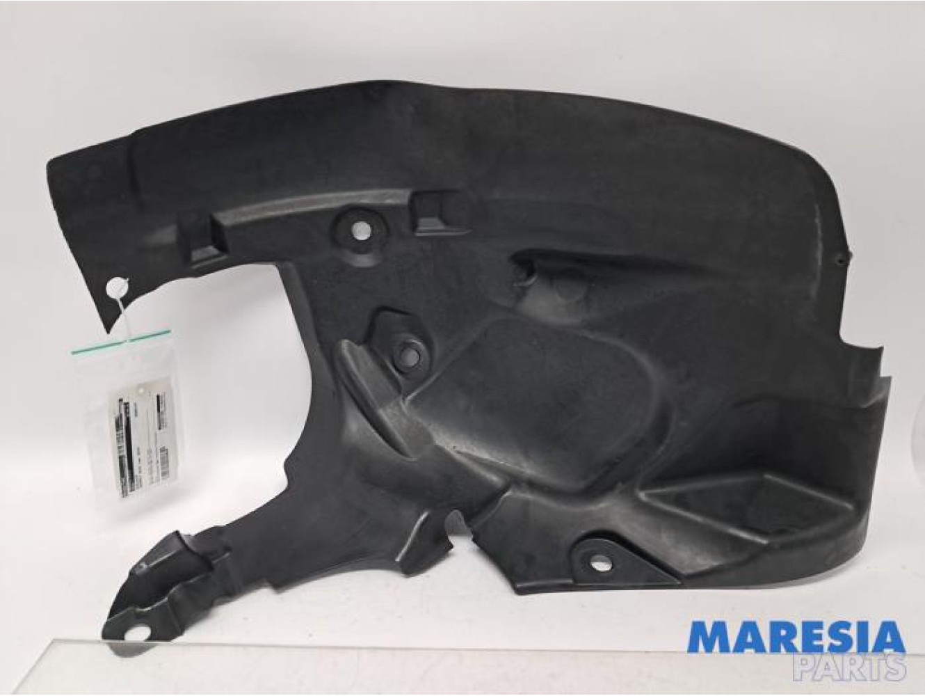 Renault - Clio - Wheel arch liner