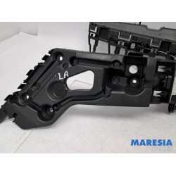 Renault - Clio - Rear bumper frame