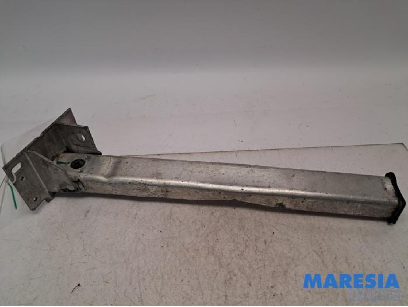 Peugeot - 3008 - Front wishbone support, left