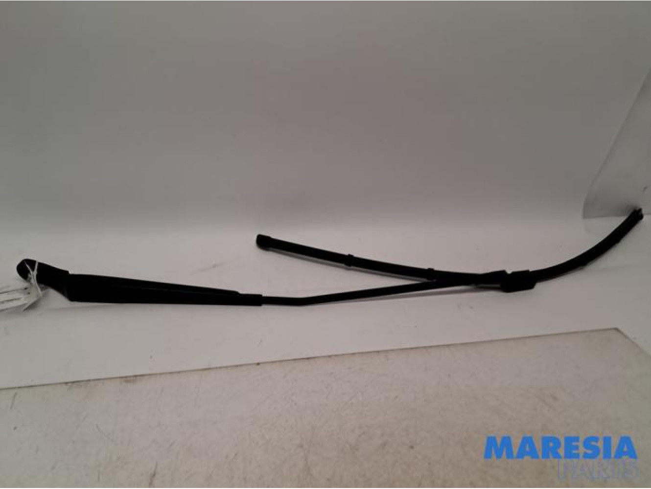 Peugeot - 3008 - Front wiper arm