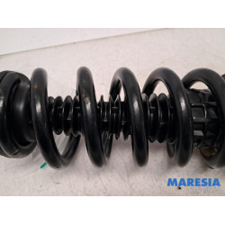 Peugeot - 3008 - Stoßdämpferstrebe rechts hinten