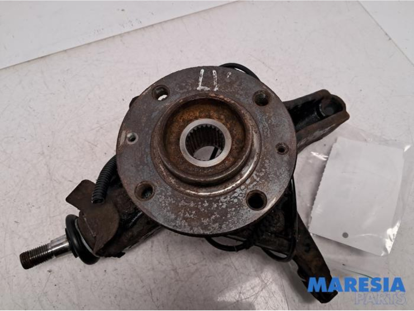 Peugeot - 3008 - Knuckle, front left