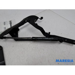 Fiat - 500 - Tailgate hinge