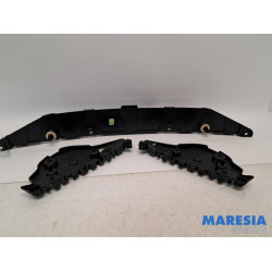 Renault - ZOE - Rear bumper bracket central