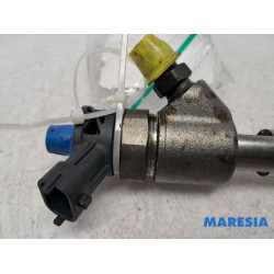 Opel - Vivaro - Injecteur (diesel)