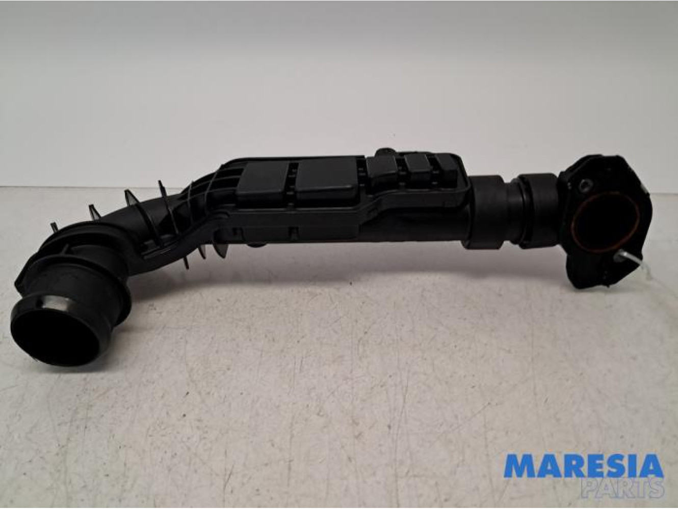 Opel - Vivaro - Air intake hose