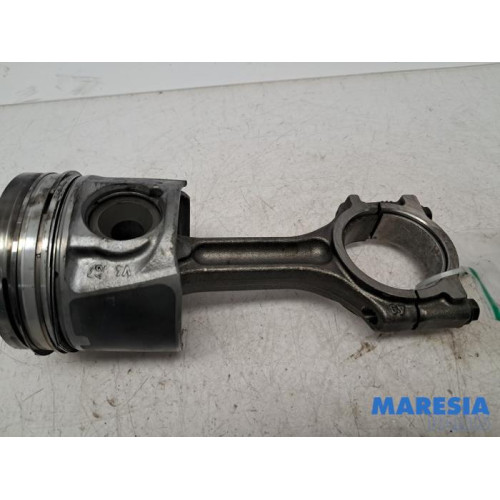 Renault - Trafic - Connecting rod