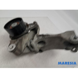 Renault - Trafic - Alternator upper bracket