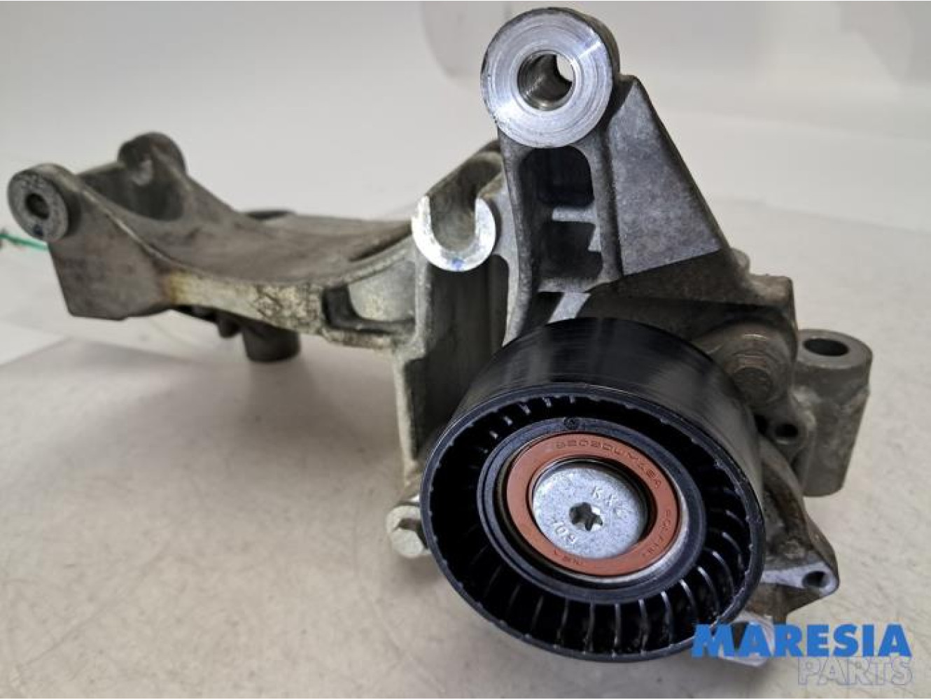 Renault - Trafic - Alternator upper bracket