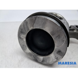 Opel - Vivaro - Connecting rod