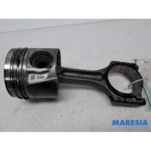 Opel - Vivaro - Connecting rod