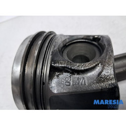 Opel - Vivaro - Connecting rod
