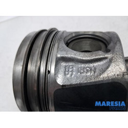 Opel - Vivaro - Connecting rod