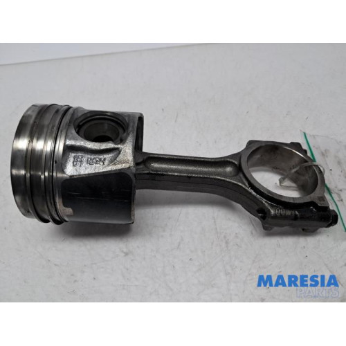Opel - Vivaro - Connecting rod