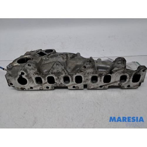 Opel - Vivaro - Intake manifold
