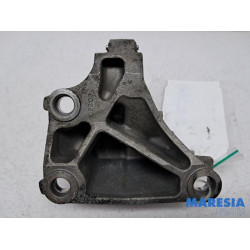 Opel - Vivaro - Support (miscellaneous)