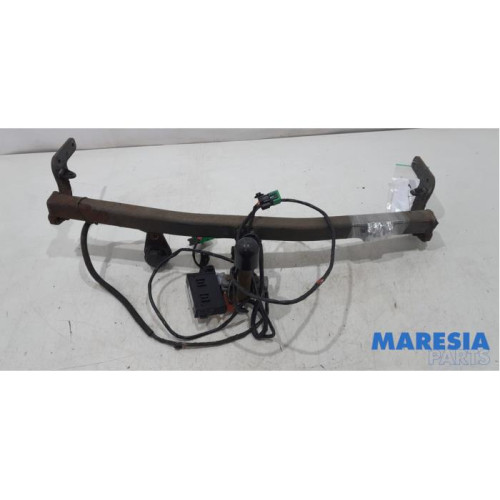 Peugeot - 208 - Towbar