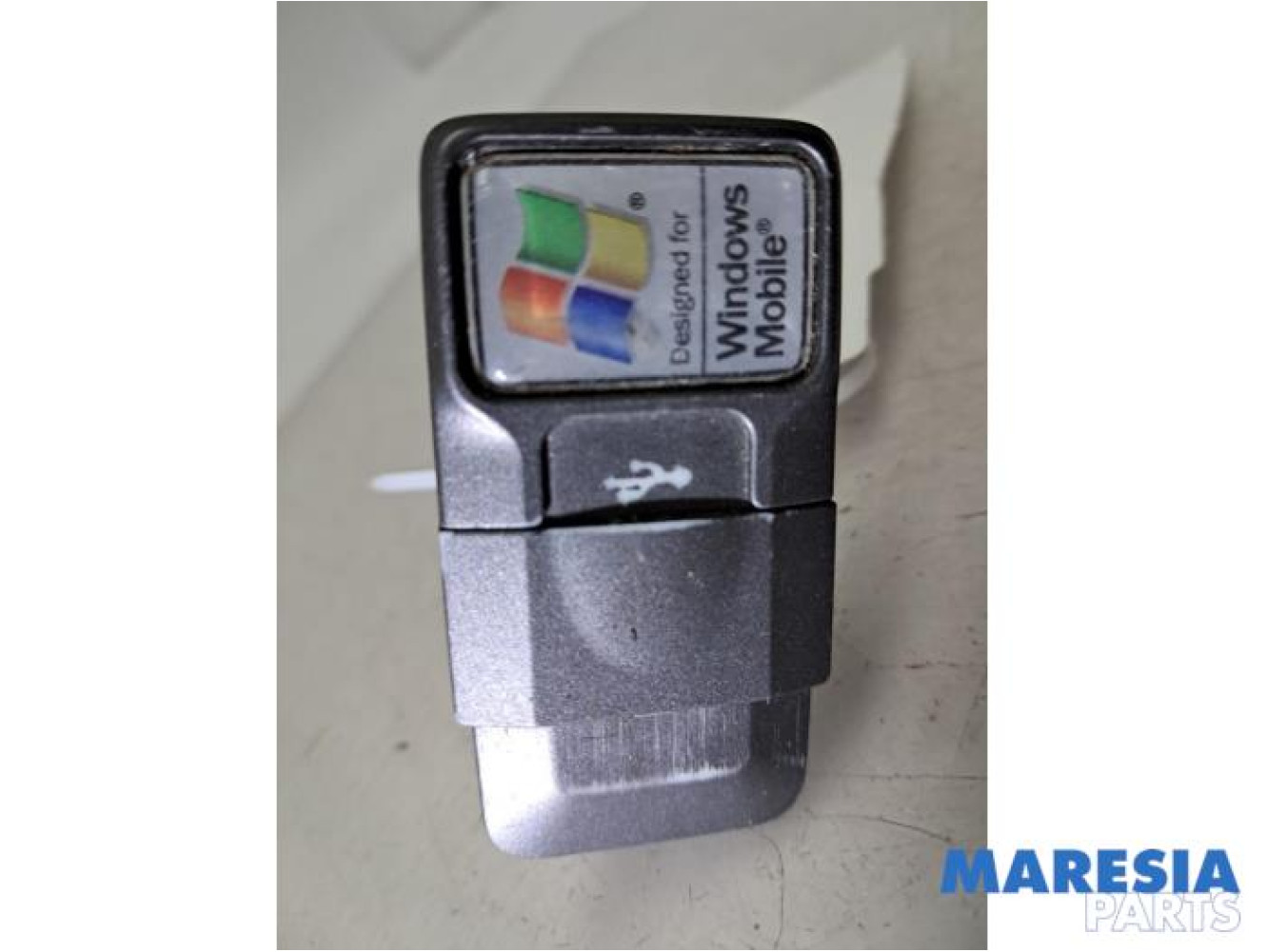 Fiat - 500 - AUX / USB-Anschluss