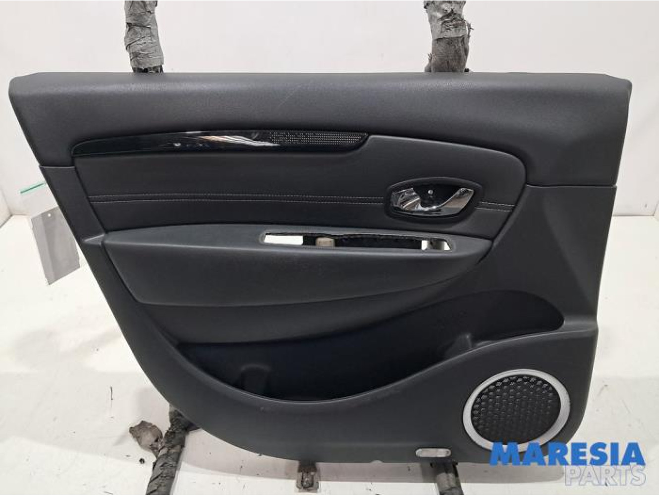 Renault - Grand Scenic - Door trim 4-door, front left