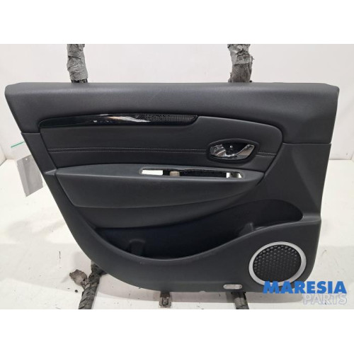 Renault - Grand Scenic - Door trim 4-door, front left