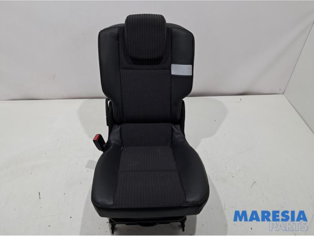Renault - Grand Scenic - Rear seat