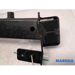 Renault - Megane - Vorderteilstütze