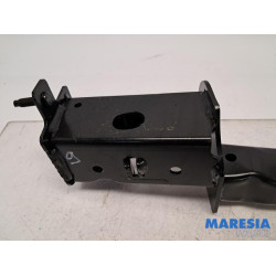 Renault - Megane - Vorderteilstütze