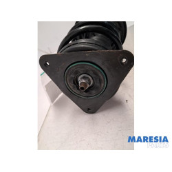 Renault - Megane - Front shock absorber rod, left