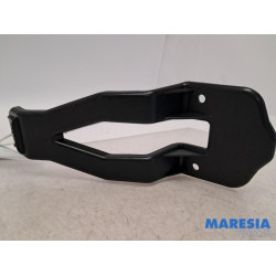 Renault - Megane - Stoßstangenstütze links hinten