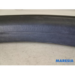 Renault - Megane - Front door seal 4-door, left